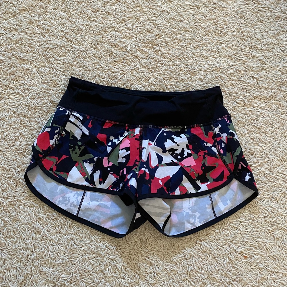 Lululemon Speed Shorts Floral Camo Black Size 2